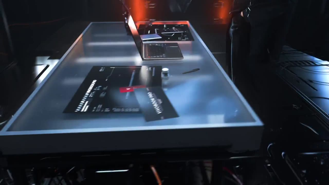 华硕 Vivobook Pro M7600 M7400笔记本电脑宣传视频