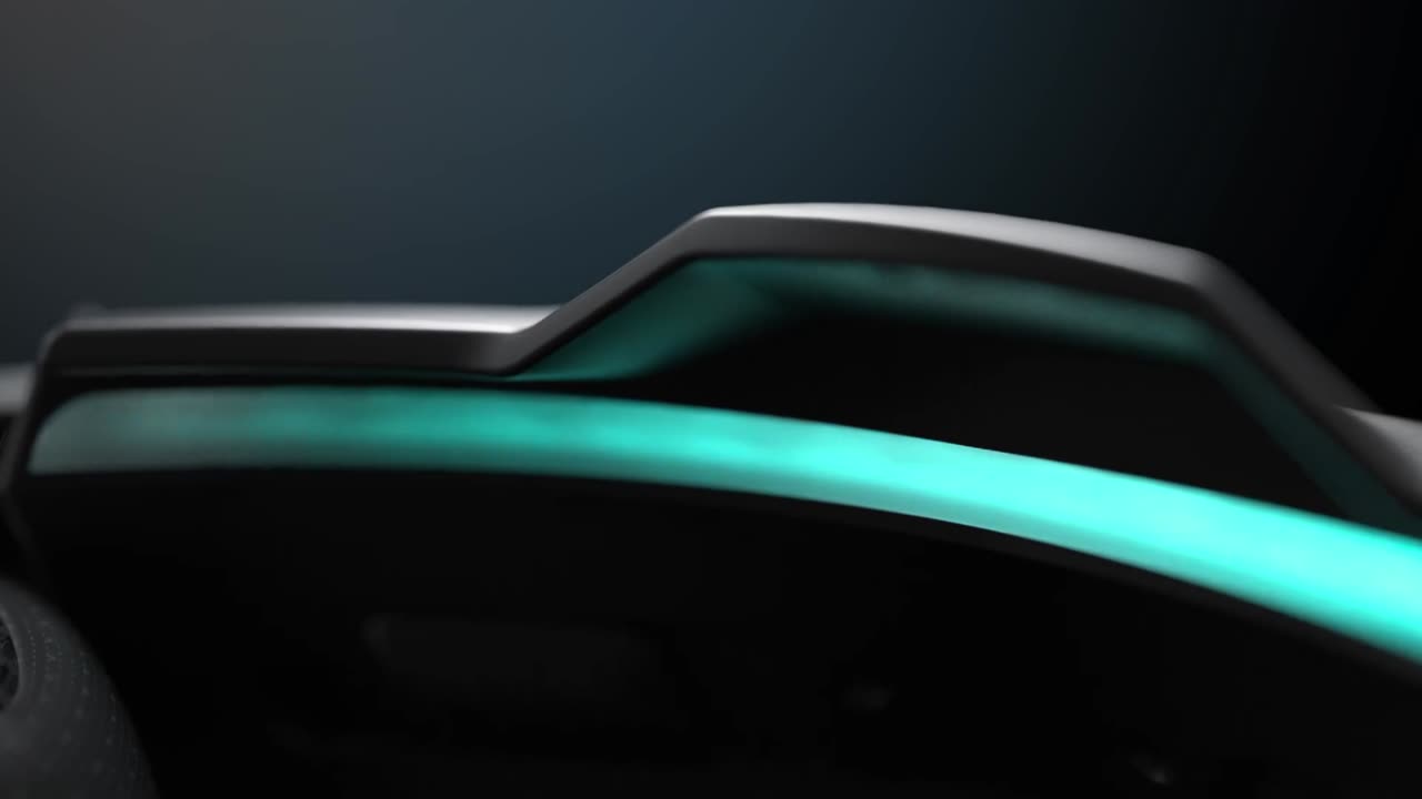 摩托车骑手头盔广告宣传视频